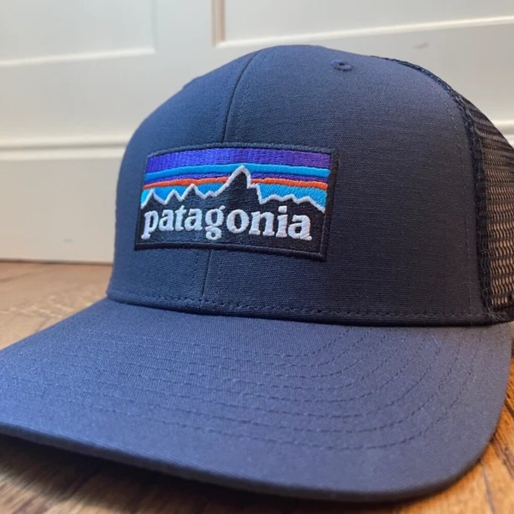 Patagonia Men's P-6 Logo Trucker Hat navy  Unisex classic Vintage NEW